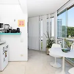 Omar do Rio - V102 Moderno Qto&Sala com Vista Cinematográfica, Garagem, Piscina e Sauna, Internet rápida e Smart TV